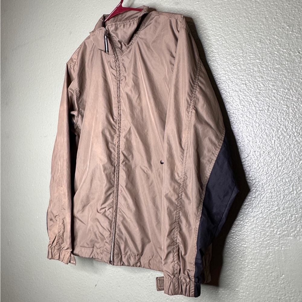 Nike Vintage Men's Beige and Black Windbreaker
